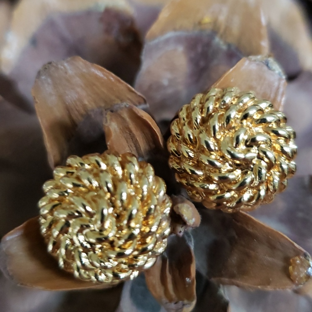VTG Monet gold dipped classic rope curl earrings
